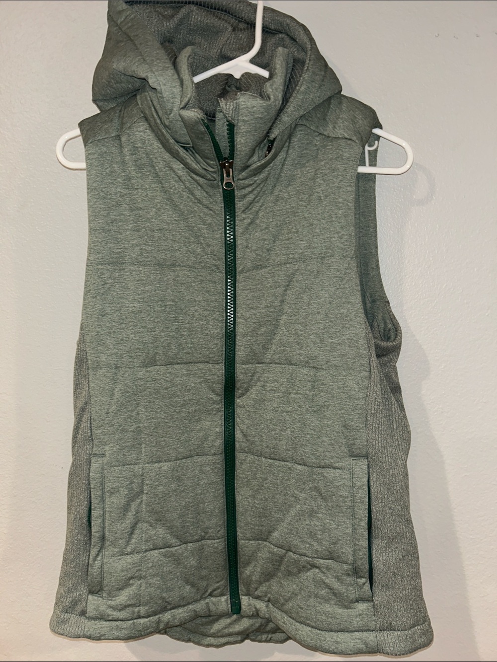 Athleta Sleeveless Hooded Puffer Vest - Heather Sage Green Sz L